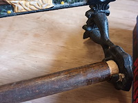 Lot 131 - gietijzer handdoekrek met koe - afbeelding 4 van  4