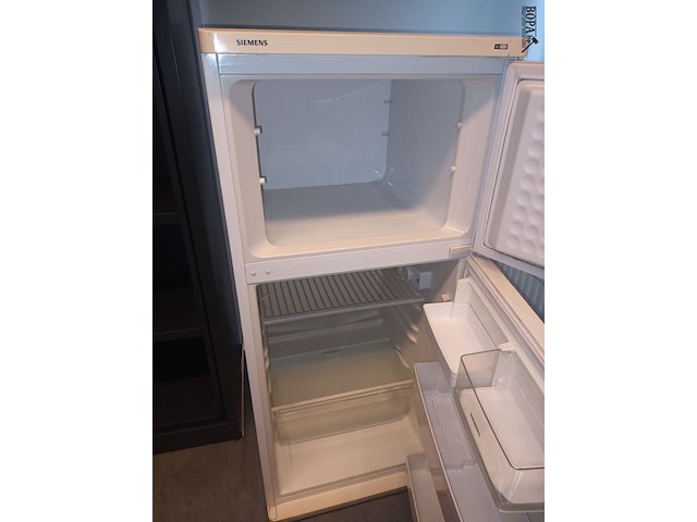 Lot 131 - koel/vries combinatie siemens - afbeelding 2 van  3