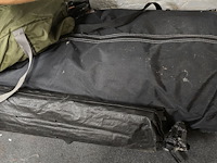 Lot 131 - lot diverse tenten, slaapzakken? 5 tassen - afbeelding 2 van  5