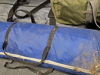 Lot 131 - lot diverse tenten, slaapzakken? 5 tassen - afbeelding 4 van  5