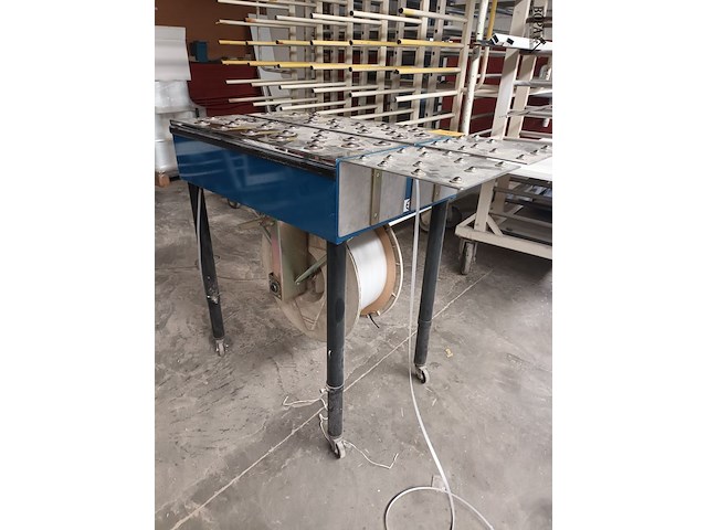 Lot 131 - omsnoeringsmachine cyklop - afbeelding 2 van  4