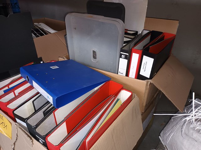 Lot 131 - ringmappen - afbeelding 3 van  3