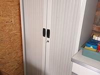Lot 131 - roldeur kast - afbeelding 2 van  2