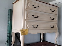 Lot 131 - vintage wit ladenkastje op wielen - afbeelding 1 van  1