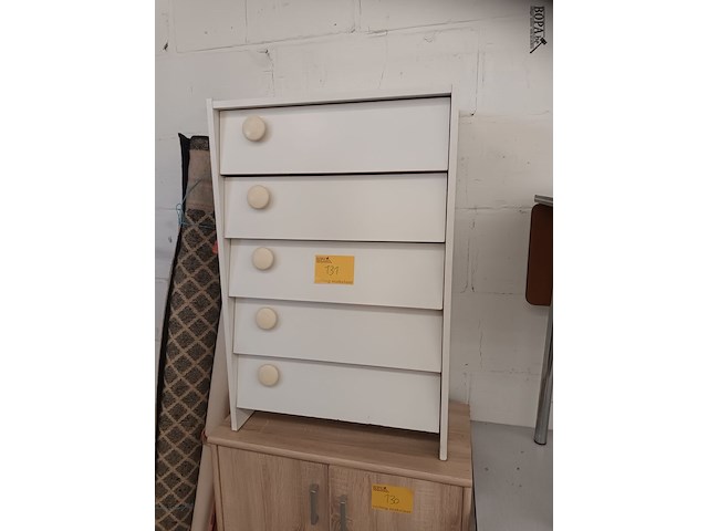 Lot 131 - witte schoenenkast - afbeelding 1 van  2