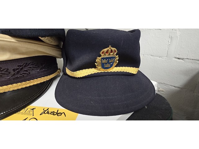 Lot 131 - zweden 2 kepies + 1 schuitje - afbeelding 4 van  4