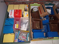 Lot 132 - bevestigingsmateriaal - afbeelding 2 van  3