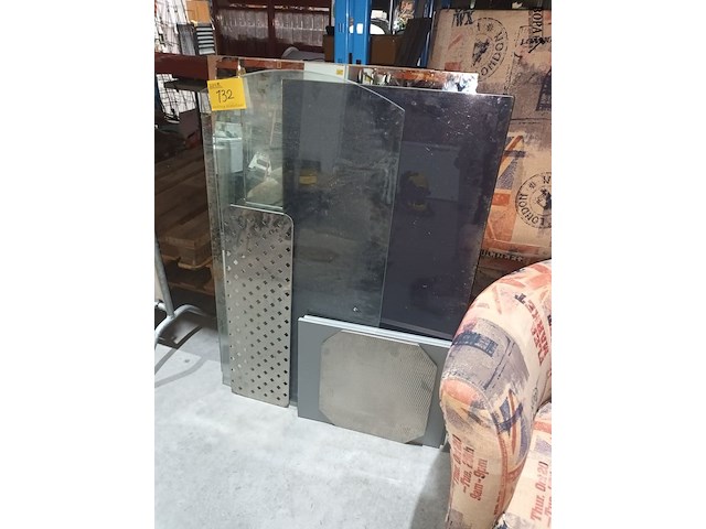 Lot 132 - diversen. 8 stuks - afbeelding 1 van  4