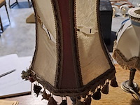 Lot 132 - duo van antieke nachtlampjes - afbeelding 3 van  3