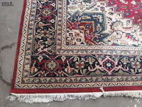 Lot 132 - handgeknoopt perzisch tapijt - afbeelding 3 van  6