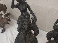 Lot 132 - koppel beelden - afbeelding 3 van  5