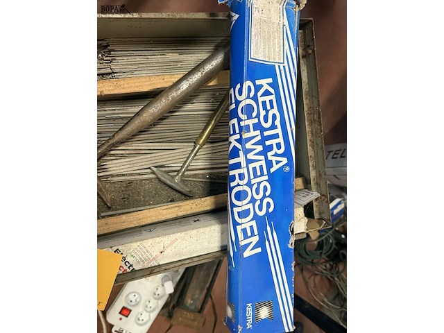 Lot 132 - lasapparaat met thermische veiligheid en toebehoren, laselec - afbeelding 6 van  6