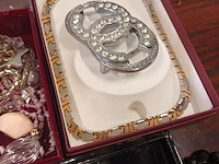 Lot 132 - partij juwelen - afbeelding 3 van  7