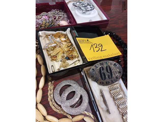 Lot 132 - partij juwelen - afbeelding 7 van  7