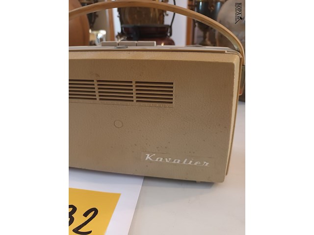 Lot 132 - radio telefunken - afbeelding 4 van  5