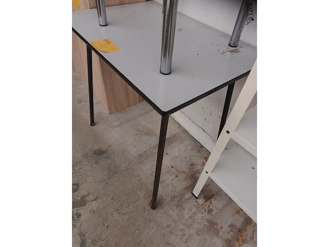 Lot 132 - retro keukentafel - afbeelding 2 van  2