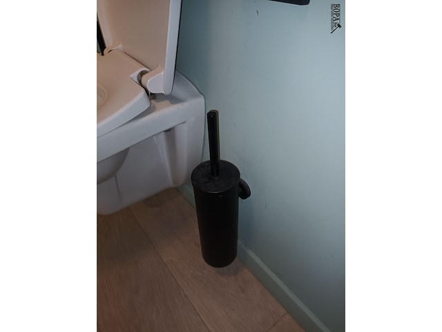 Lot 132 - toilet accessoires. 8 stuks - afbeelding 2 van  6