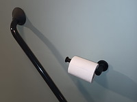 Lot 132 - toilet accessoires. 8 stuks - afbeelding 3 van  6