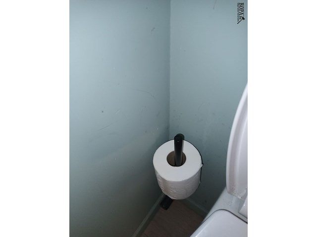 Lot 132 - toilet accessoires. 8 stuks - afbeelding 4 van  6