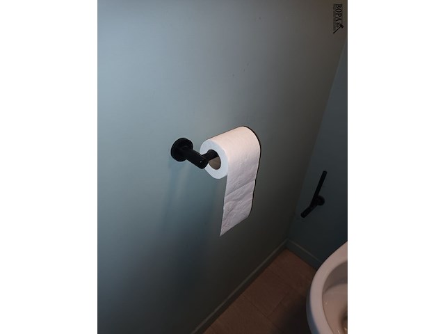 Lot 132 - toilet accessoires. 8 stuks - afbeelding 6 van  6