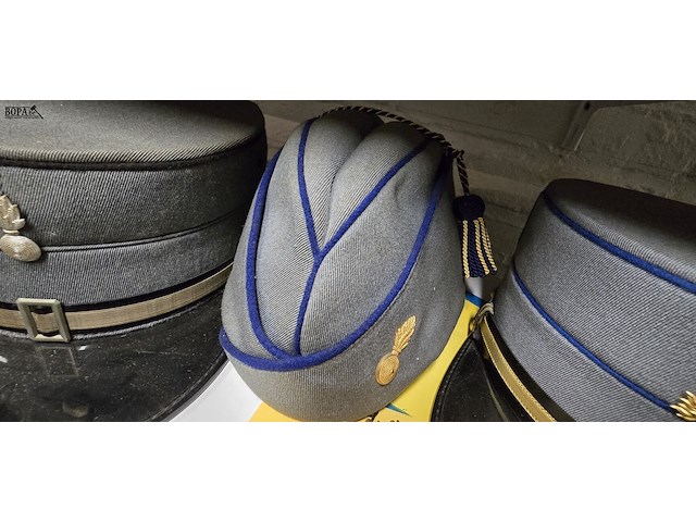 Lot 132 - zwitserland 2 kepies + 1 schuitje - afbeelding 3 van  4