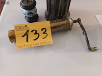 Lot 133 - antieke koffie- en pepermolens. 3 stuks - afbeelding 2 van  4