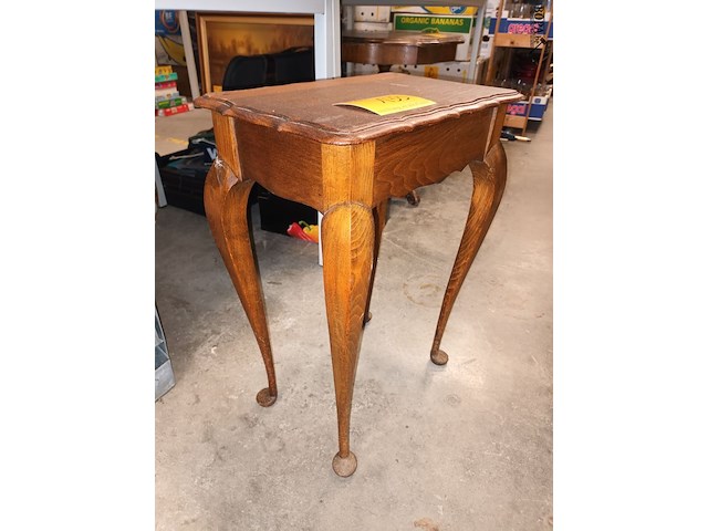 Lot 133 - bijzettafel - afbeelding 2 van  4