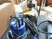Lot 133 - dompelpomp en centrifugaalpomp - afbeelding 1 van  5