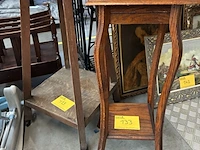 Lot 133 - houten vintage bijzettafels - 2 stuks