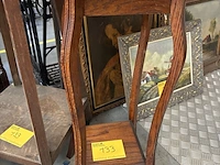 Lot 133 - houten vintage bijzettafels - 2 stuks - afbeelding 3 van  3