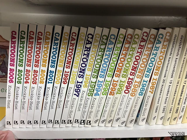 Lot 133 - lot vintage 'knokke heist' boeken - 35 stuks - afbeelding 4 van  4