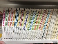 Lot 133 - lot vintage 'knokke heist' boeken - 35 stuks - afbeelding 4 van  4