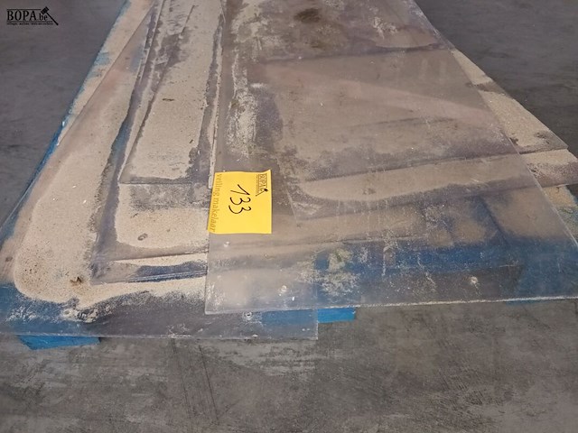 Lot 133 - plexi panelen. 10 stuks - afbeelding 3 van  3