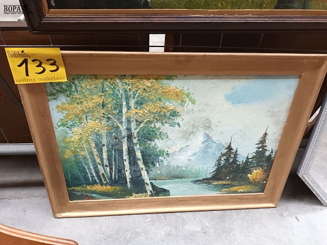 Lot 133 - schilderij bos met water en bergen - afbeelding 1 van  4