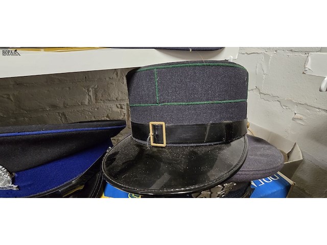 Lot 133 - zwitserland 3 kepies - afbeelding 4 van  4