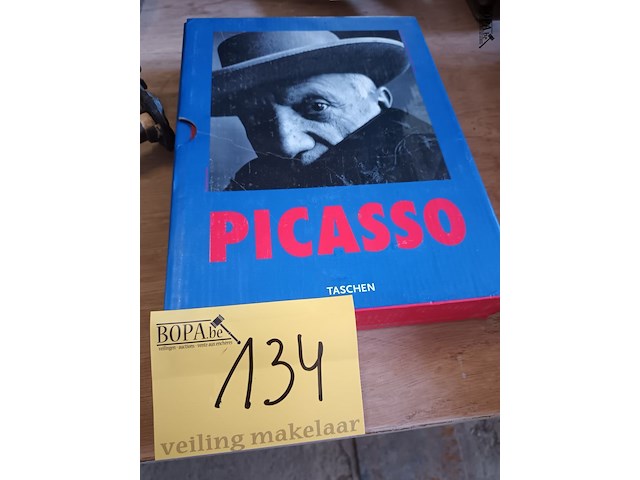 Lot 134 - boek picasso. 2- delig - afbeelding 1 van  3