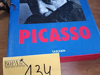 Lot 134 - boek picasso. 2- delig - afbeelding 1 van  3