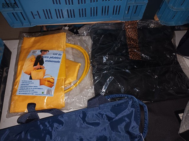 Lot 134 - handtassen en draagtassen. 10 stuks - afbeelding 2 van  4