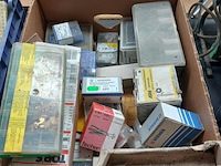 Lot 134 - lot bevestigingsmateriaal - afbeelding 1 van  1
