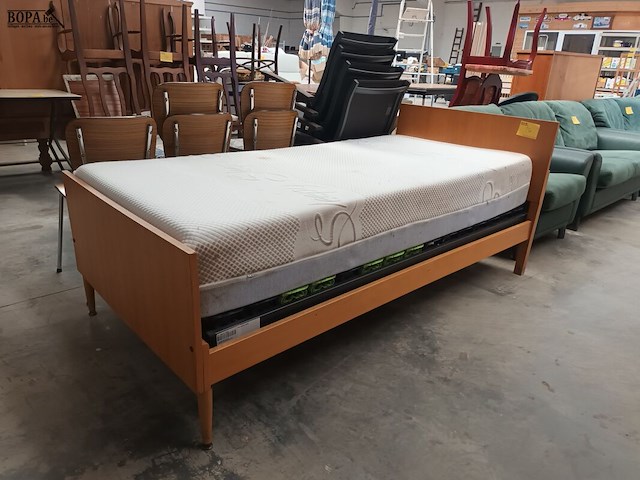 Lot 134 - vintage eenpersoonsbed - afbeelding 2 van  4