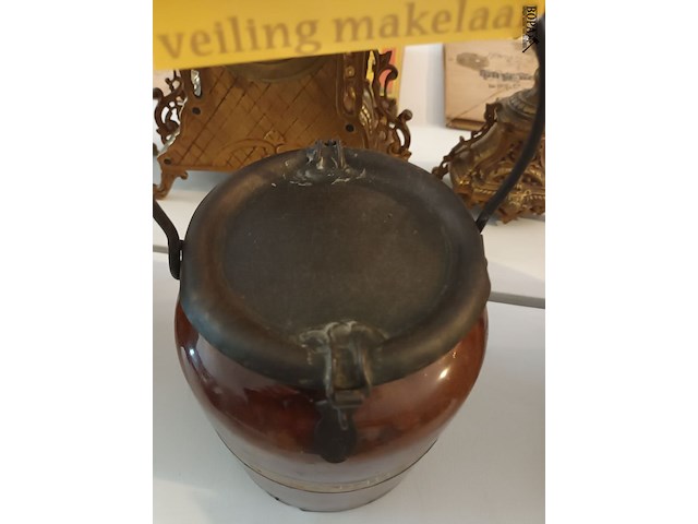 Lot 135 - antieke boterpot met deksel - afbeelding 4 van  5
