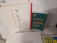 Lot 135 - boeken over westvlaams dialect. 9 stuks - afbeelding 4 van  4
