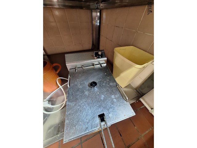 Lot 135 - friteuse - afbeelding 2 van  2