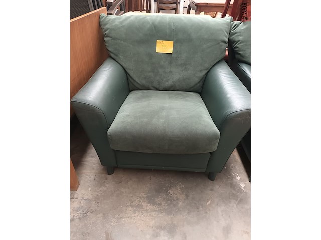 Lot 135 - groene zetel - afbeelding 1 van  2