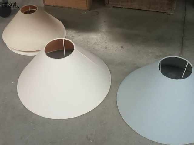 Lot 135 - lampenkappen. 23 stuks - afbeelding 5 van  6
