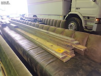 Lot 135 - lot houten latten - afbeelding 1 van  3