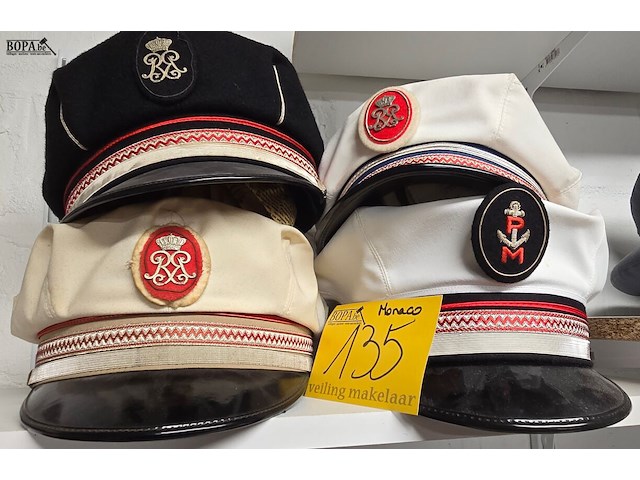 Lot 135 - monaco 4 kepies - afbeelding 1 van  5