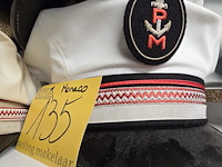 Lot 135 - monaco 4 kepies - afbeelding 4 van  5