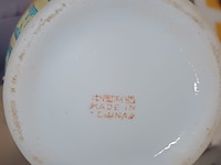 Lot 135 - oosterse vazen. 2 stuks - afbeelding 4 van  8