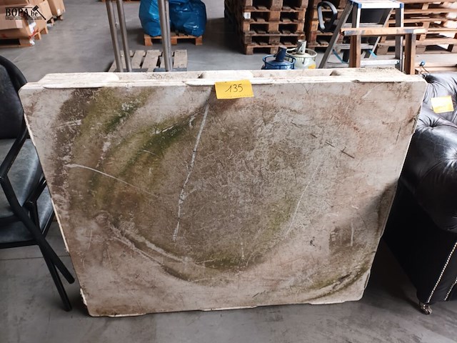 Lot 135 - pvc pallet - afbeelding 3 van  3